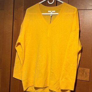 Banana Republic Cashmere Sz S/M 'runs big' Orange Yellow Relaxed V-neck Sweater